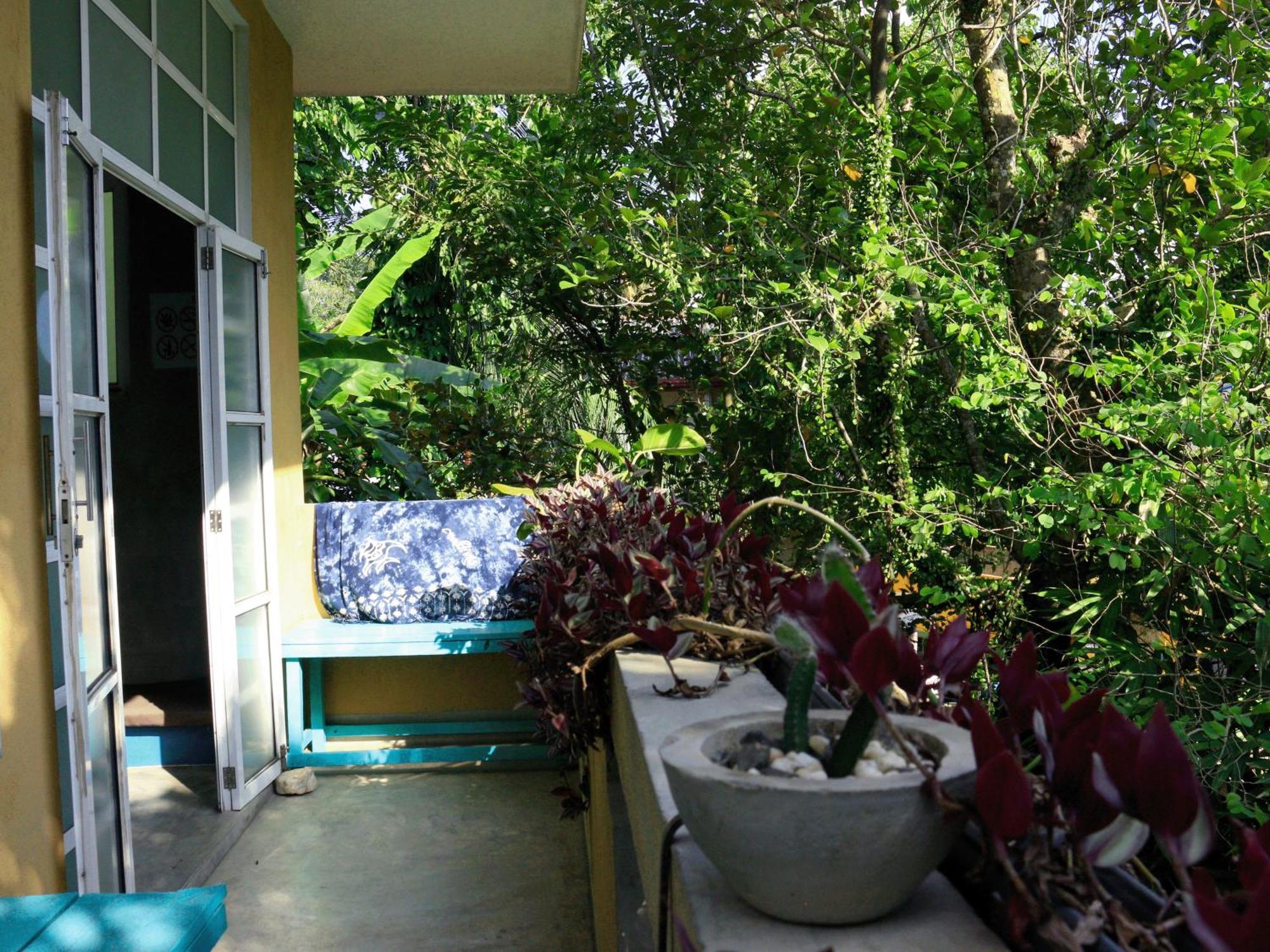 Cycling Backpacker Hostel & Cafe Unawatuna Exteriér fotografie